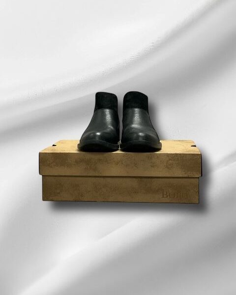 Karava Born-Booties-Size 8M